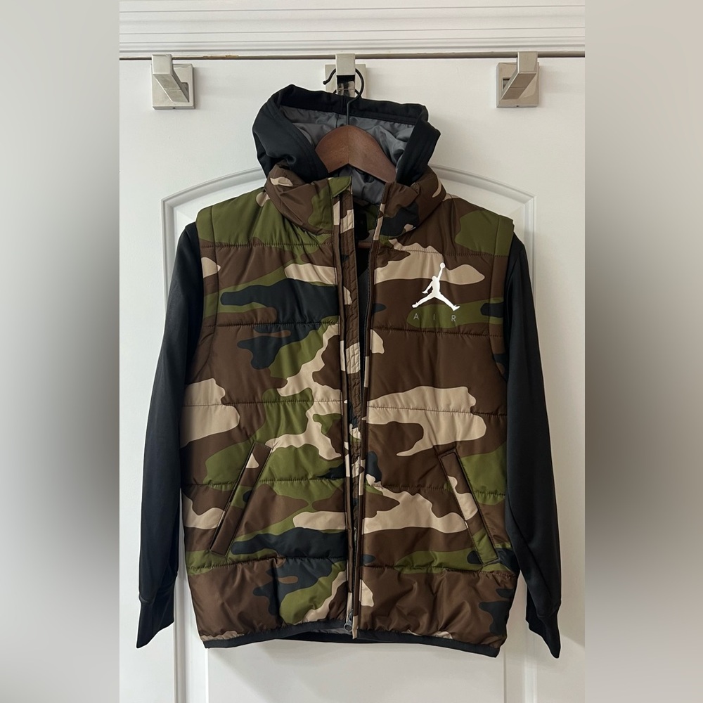 Jordan Kids Camouflage Puffer Jacket Hoodie Nike Camouflage Brand New w/o tags.